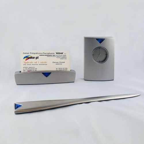 Podstawka na wizytówki, zegar, nóż do kopert